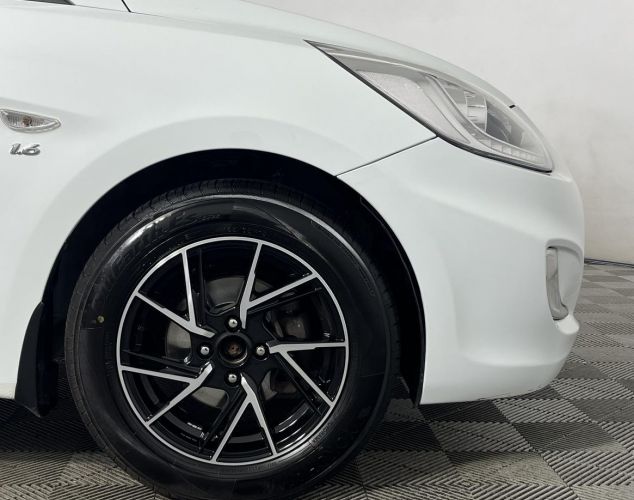 Hyundai Solaris  Style