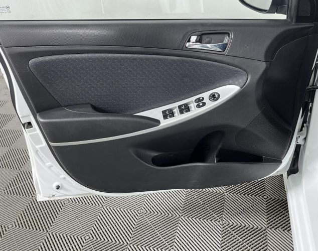 Hyundai Solaris  Style