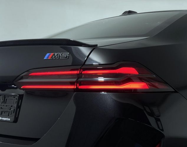 BMW M5  