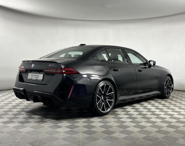 BMW M5  