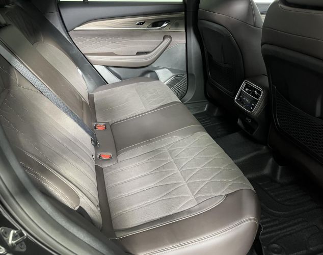 Geely Xingyue L  