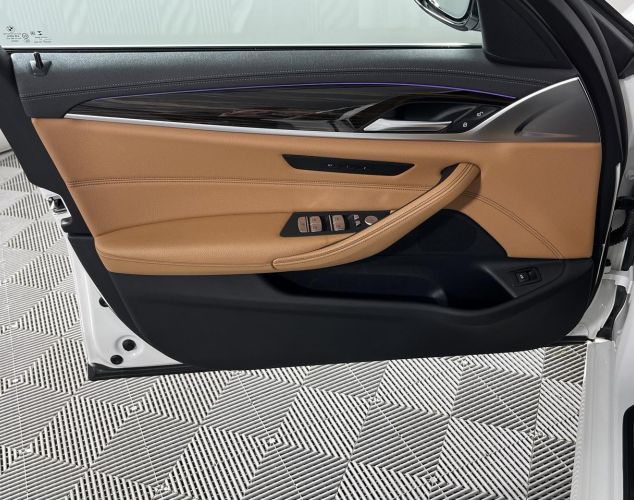 BMW 5 серия  