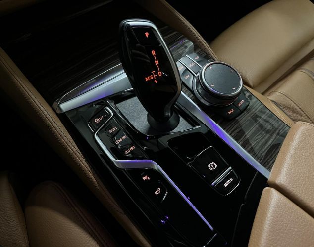 BMW 5 серия  