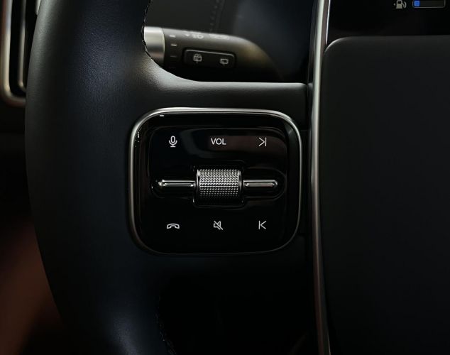 LiXiang (Li Auto) L9  Ultra