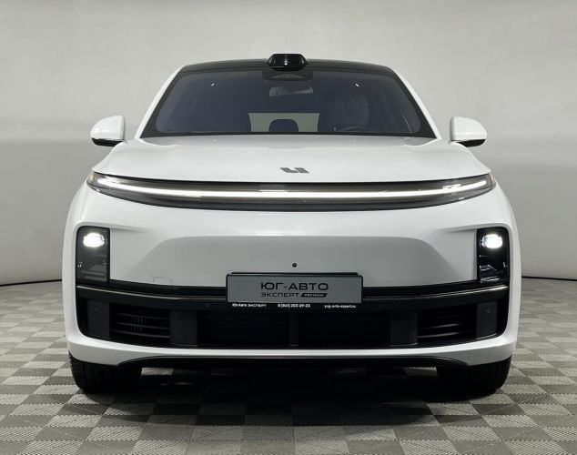 LiXiang (Li Auto) L7  