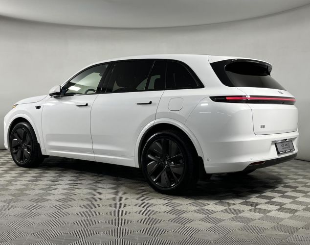 LiXiang (Li Auto) L7  