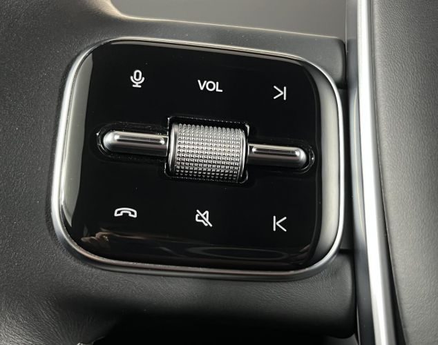 LiXiang (Li Auto) L7  