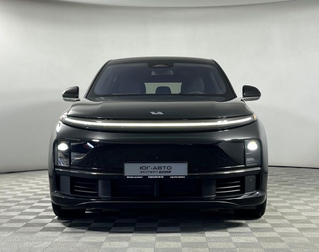 LiXiang (Li Auto) L7  