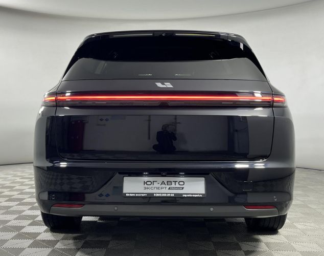 LiXiang (Li Auto) L7  