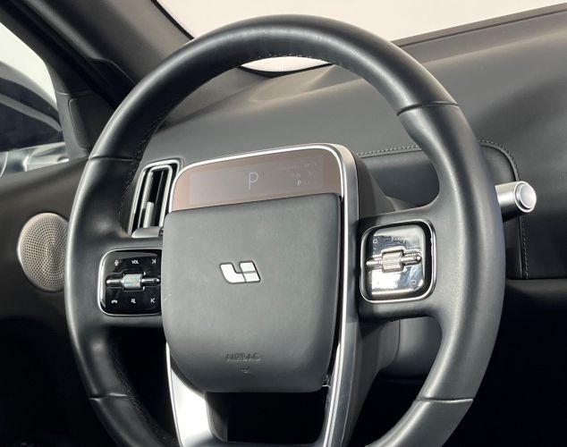LiXiang (Li Auto) L7  