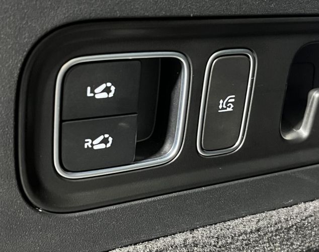 LiXiang (Li Auto) L7  