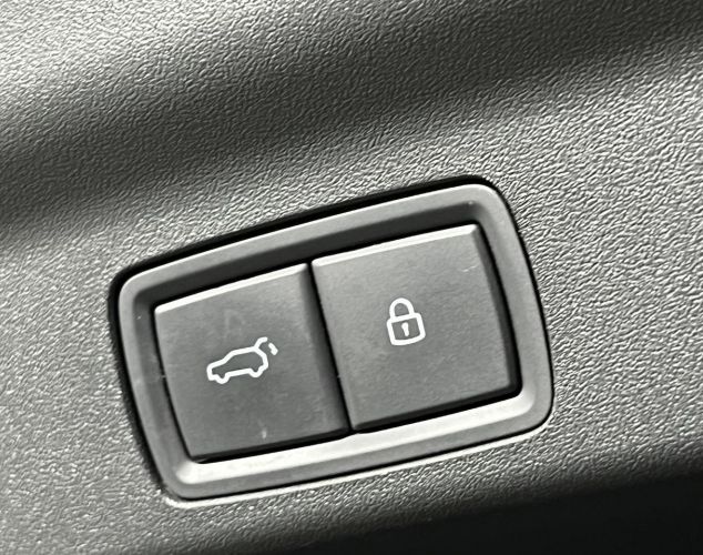 LiXiang (Li Auto) L7  