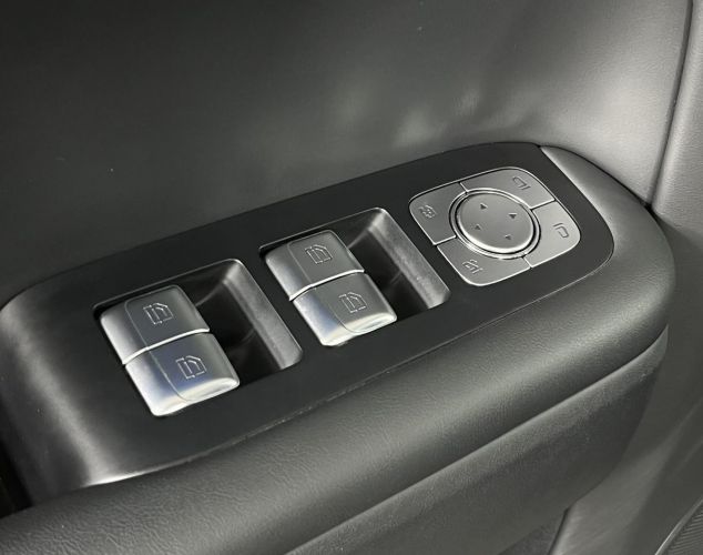 LiXiang (Li Auto) L7  