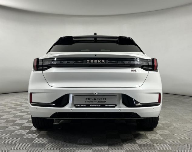 Zeekr 001  