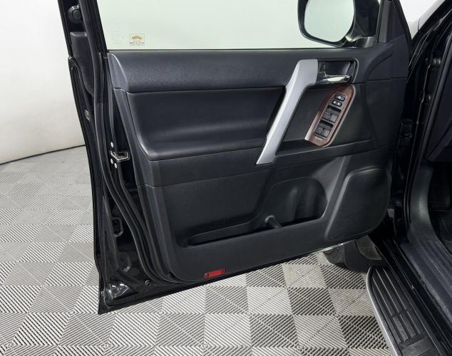 Toyota Land Cruiser Prado  Style