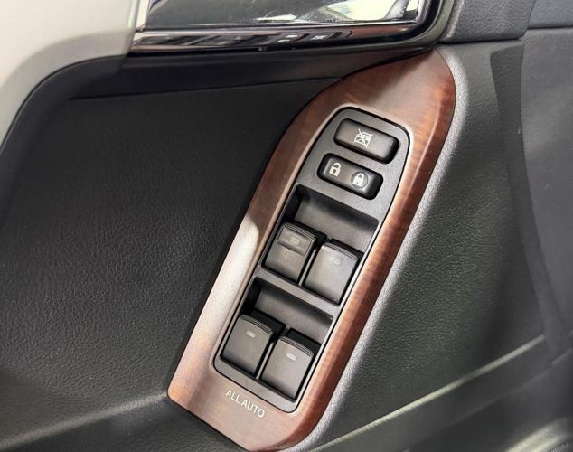 Toyota Land Cruiser Prado  Style