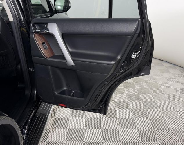 Toyota Land Cruiser Prado  Style