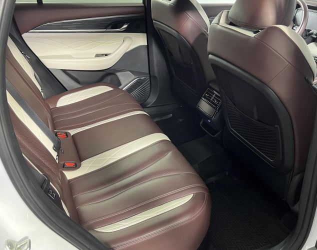 Geely Monjaro  