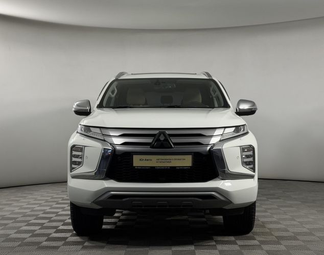 Mitsubishi Montero Sport  Base