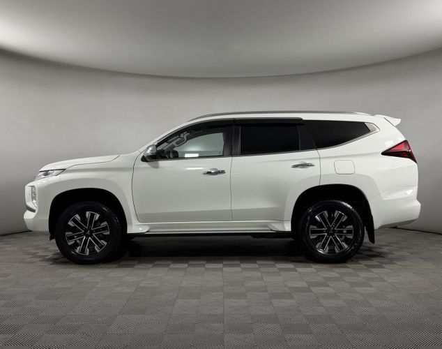 Mitsubishi Montero Sport  Base