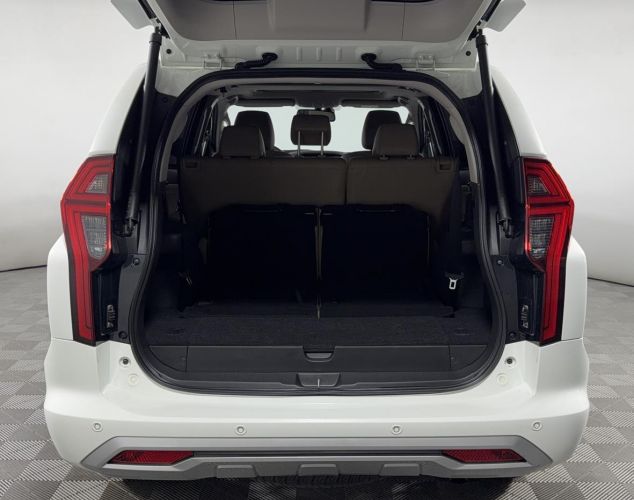 Mitsubishi Montero Sport  Base