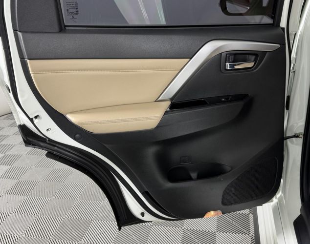 Mitsubishi Montero Sport  Base