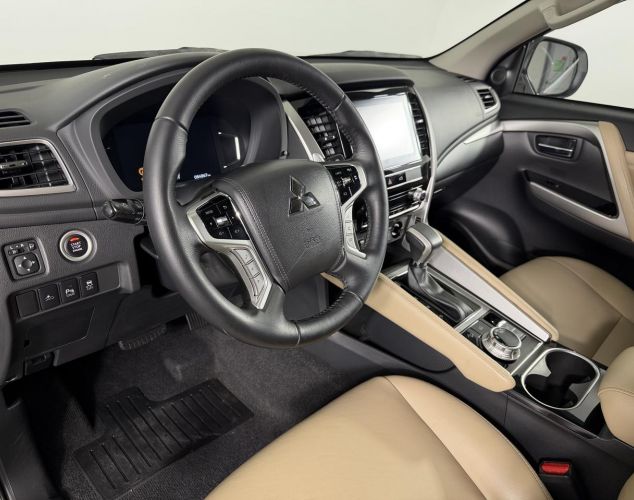 Mitsubishi Montero Sport  Base