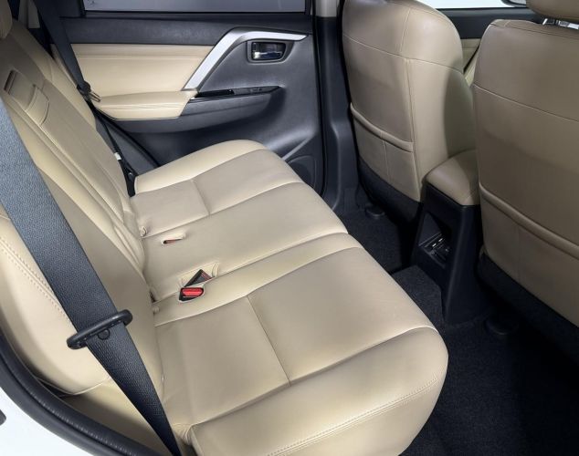 Mitsubishi Montero Sport  Base
