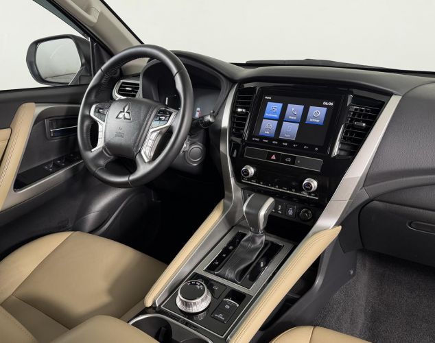 Mitsubishi Montero Sport  Base