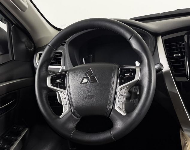 Mitsubishi Montero Sport  Base