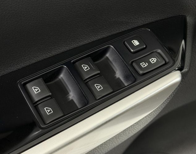 Mitsubishi Montero Sport  Base