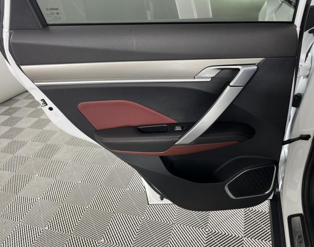 Geely Coolray  Flagship