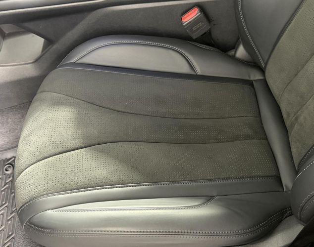 Geely Monjaro  Flagship 8AT