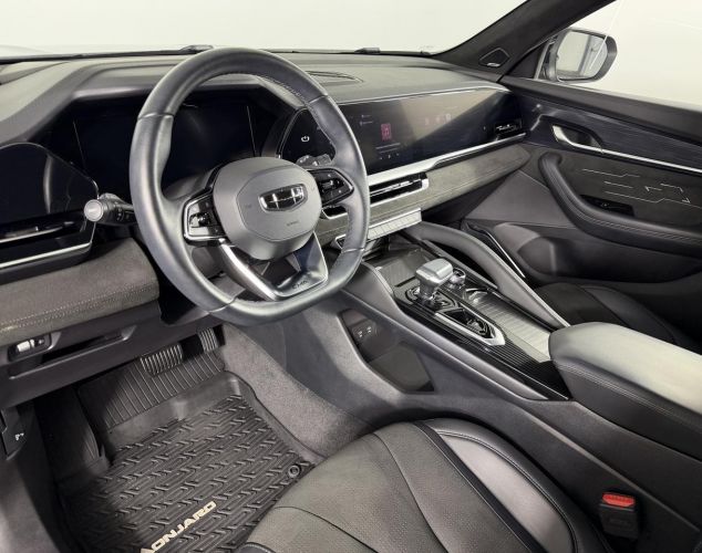 Geely Monjaro  Flagship 8AT