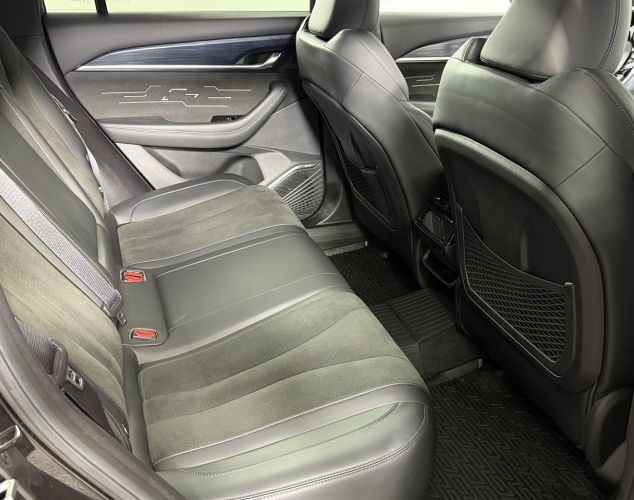 Geely Monjaro  Flagship 8AT