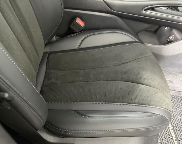 Geely Monjaro  Flagship 8AT