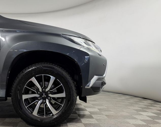 Mitsubishi Pajero Sport  Ultimate