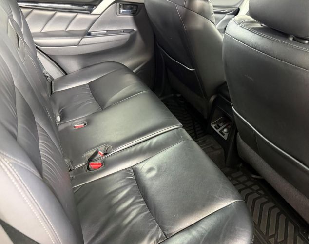 Mitsubishi Pajero Sport  Ultimate
