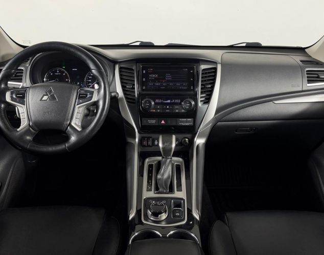 Mitsubishi Pajero Sport  Ultimate
