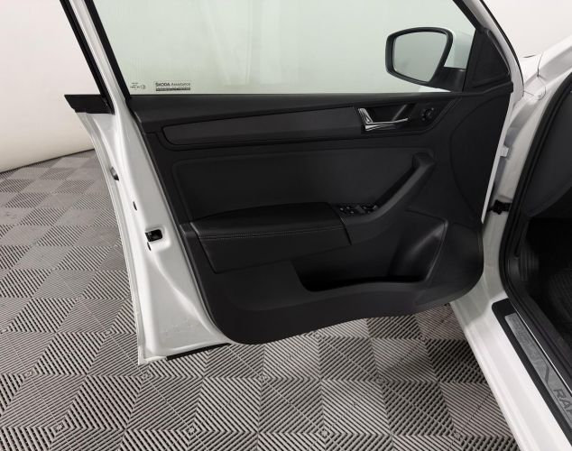 ŠKODA Rapid  Hockey Edition