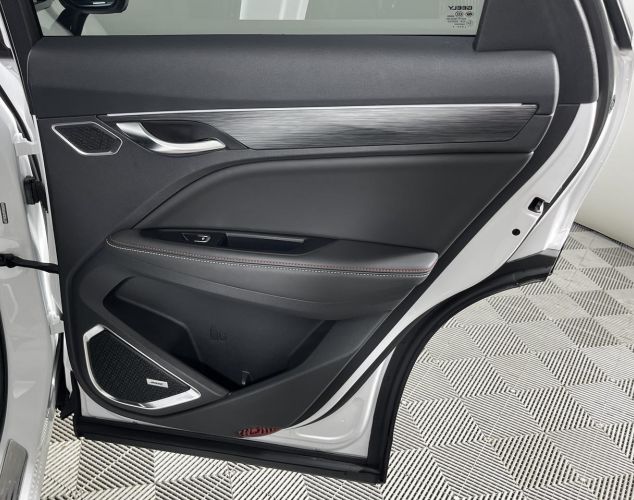 Geely Tugella  