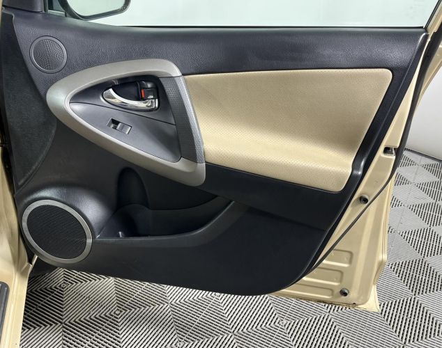Toyota RAV4  Престиж