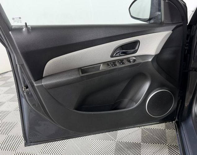 Chevrolet NAV Cruze  LT
