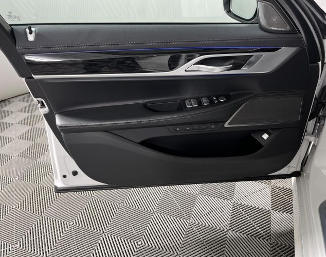 BMW 7 серия  