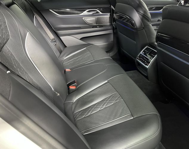 BMW 7 серия  