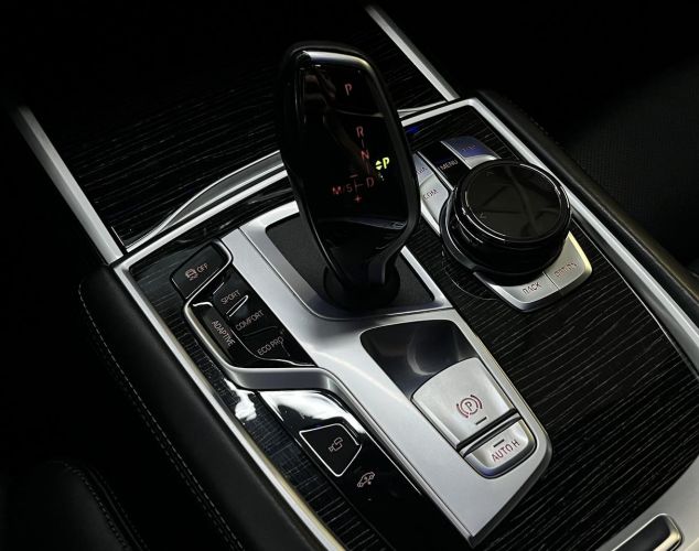 BMW 7 серия  