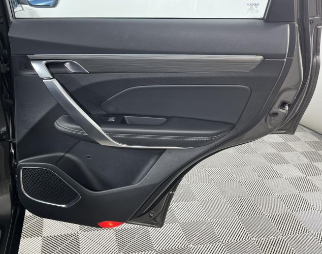Geely Atlas Pro  Флагман +