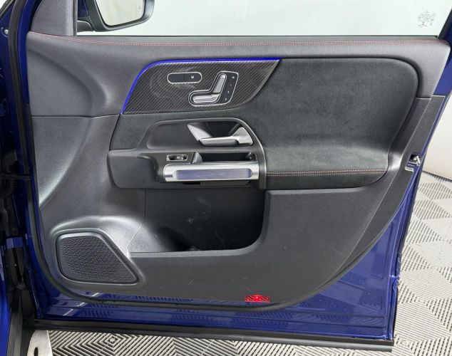 Mercedes-Benz GLB-Класс  