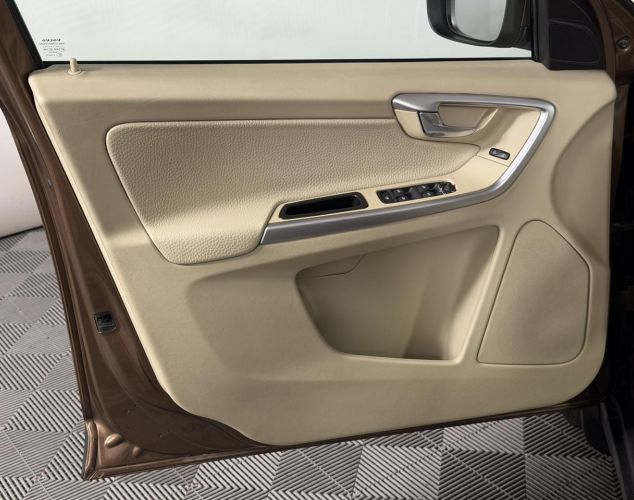 Volvo XC60  Momentum