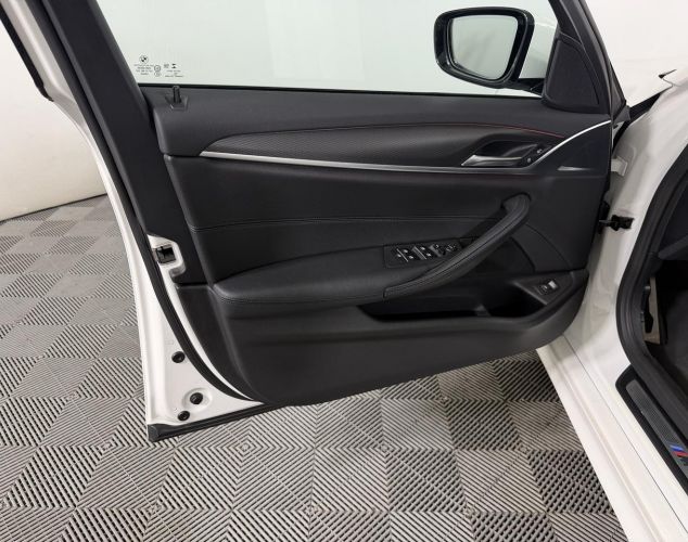 BMW 5 серия  